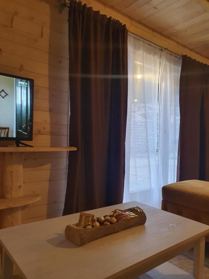 Vrh Devojka *
